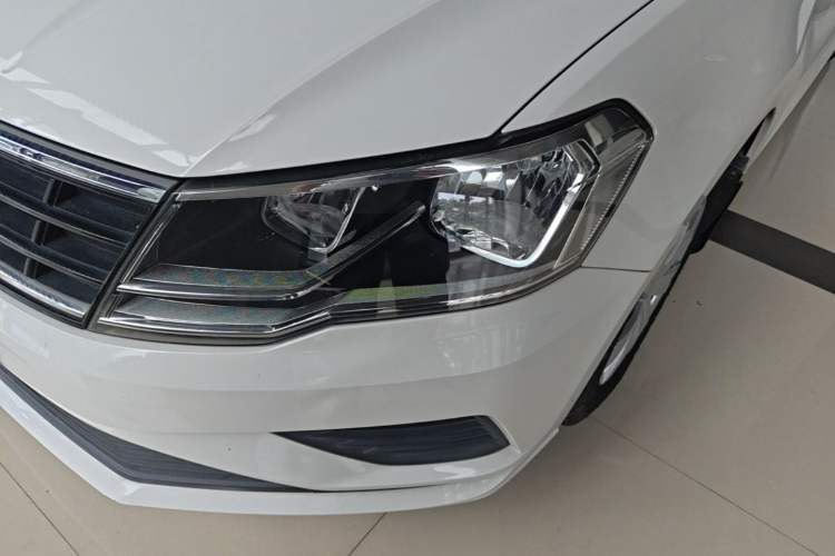Used Volkswagen Jetta 2017 1.5L Manual Fashion Edition Left Front Headlight