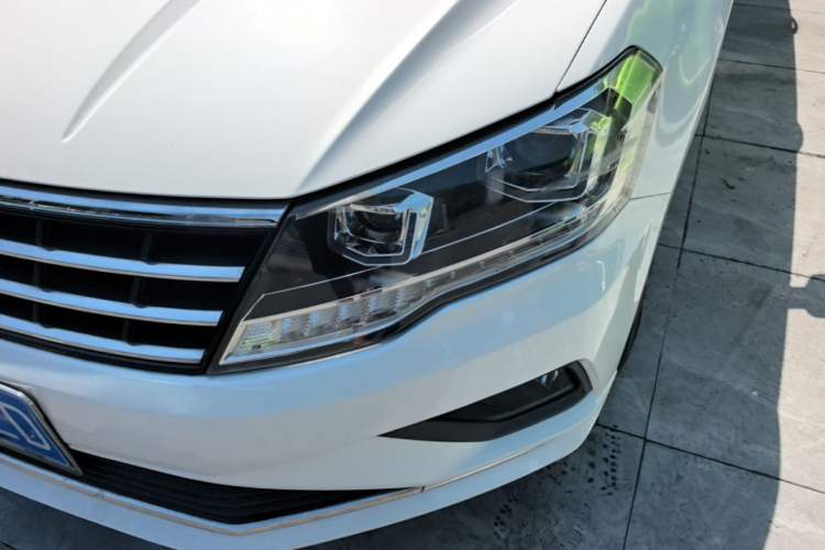 Used Volkswagen Jetta 2017 1.4L Manual Comfort Model Left Front Headlight