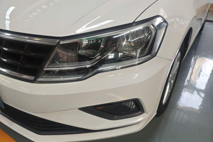 Used Volkswagen Jetta 2017 1.4L Manual Fashion Edition Left Front Headlight