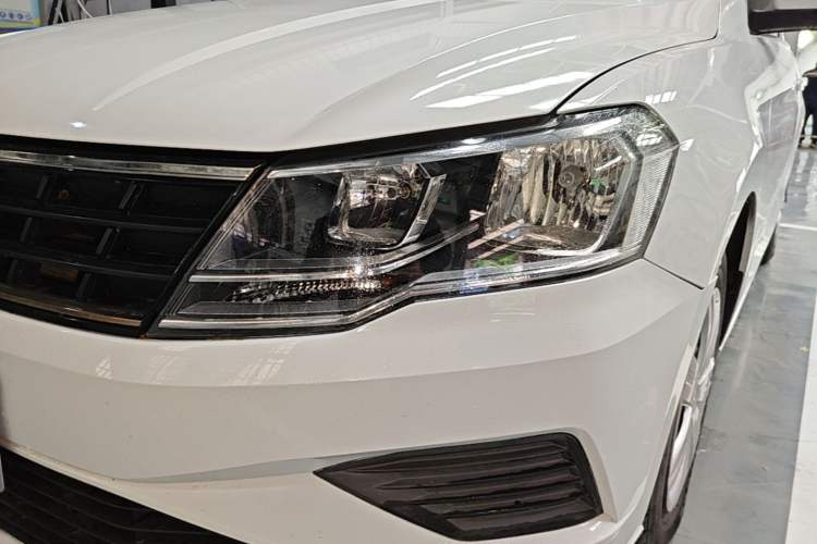 Used Volkswagen Jetta 2017 1.4L Manual Fashion Edition Left Front Headlight