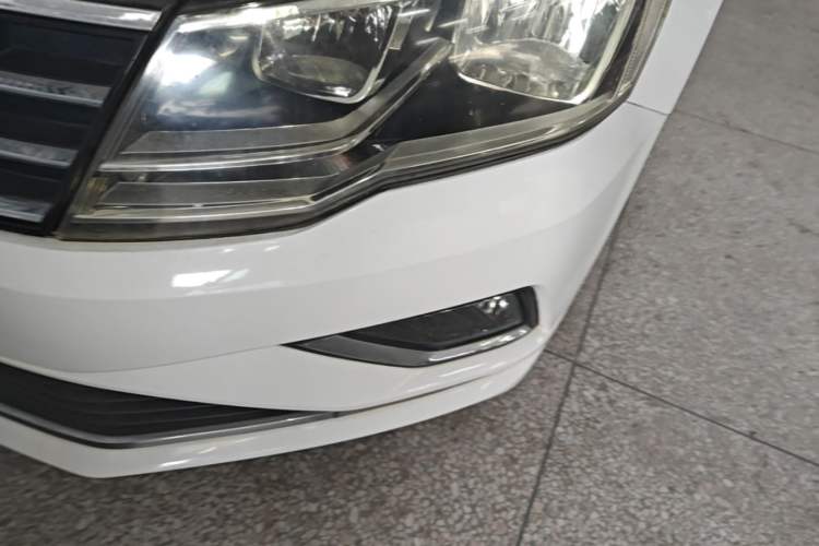 Used Volkswagen Jetta 2017 1.5L Automatic Comfort Model Left Front Headlight