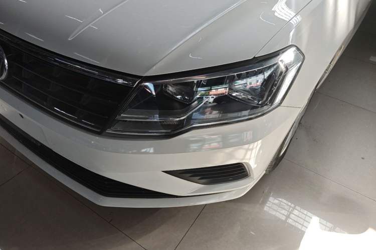 Used Volkswagen Jetta 2017 1.5L Manual Fashion Edition Left Front Headlight