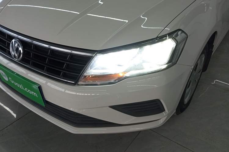Used Volkswagen Jetta 2017 1.4L Manual Fashion Edition Left Front Headlight