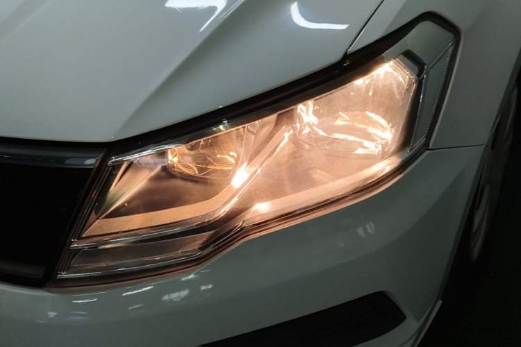 Used Volkswagen Jetta 2017 1.5L Automatic Fashion Model Left Front Headlight