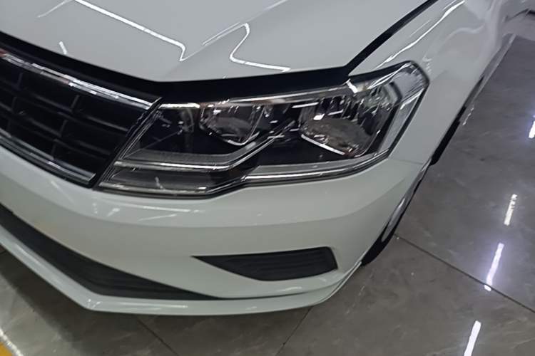 Used Volkswagen Jetta 2017 1.4L Manual Fashion Edition Left Front Headlight