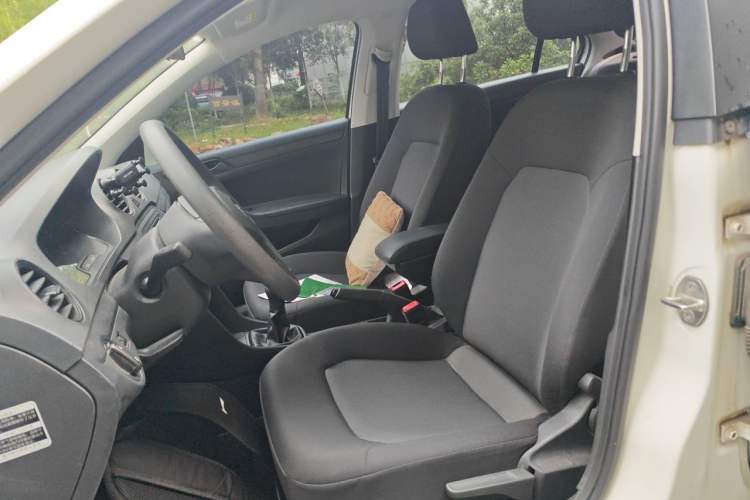 Used Volkswagen Jetta 2017 1.4L Manual Fashion Edition Left Front Seat