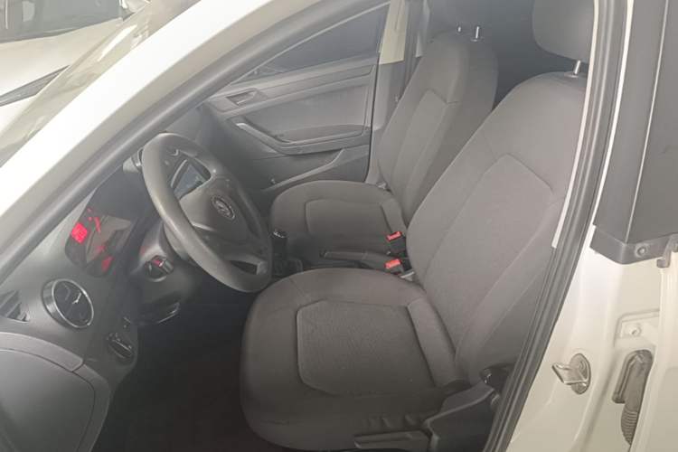 Used Volkswagen Jetta 2017 1.4L Manual Fashion Edition Left Front Seat