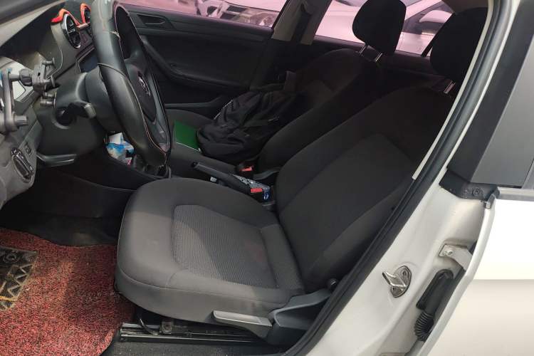 Used Volkswagen Jetta 2017 1.4L Manual Fashion Edition Left Front Seat