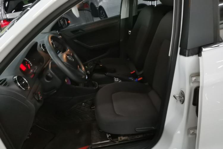 Used Volkswagen Jetta 2017 1.4L Manual Fashion Edition Left Front Seat