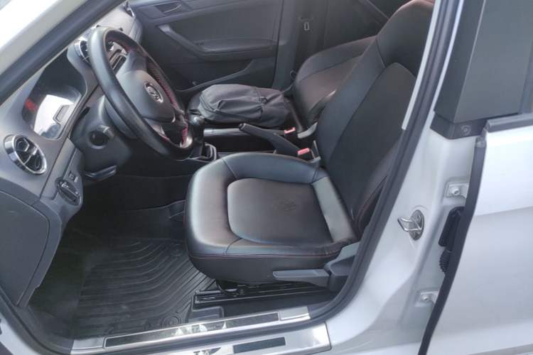 Used Volkswagen Jetta 2017 1.4L Manual Fashion Edition Left Front Seat