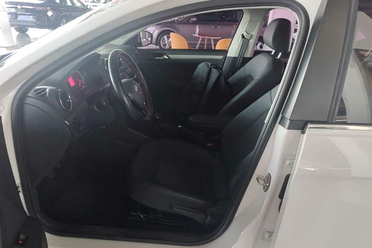 Used Volkswagen Jetta 2017 1.4L Manual Comfort Model Left Front Seat