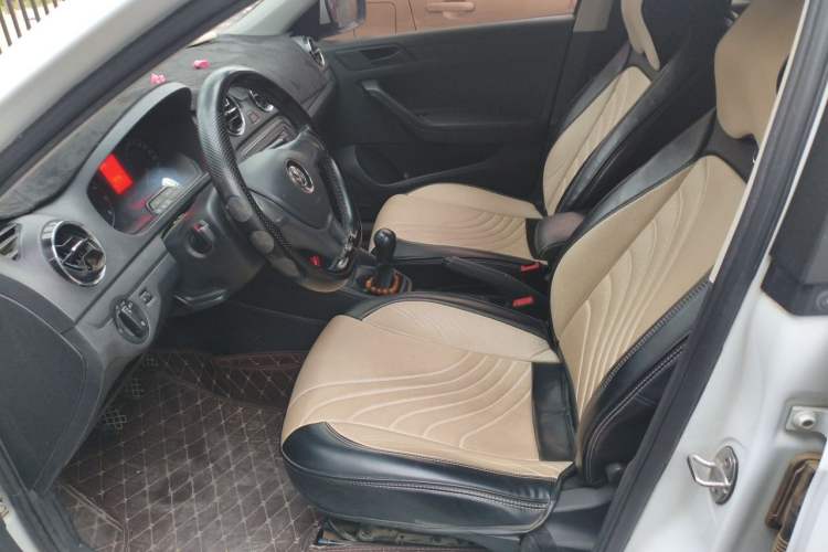 Used Volkswagen Jetta 2017 1.4L Manual Fashion Edition Left Front Seat