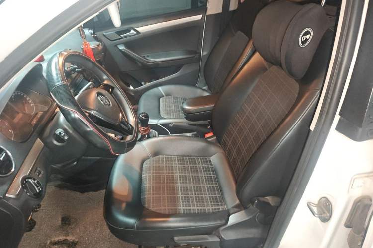 Used Volkswagen Jetta 2017 1.5L Manual Comfort Model Left Front Seat