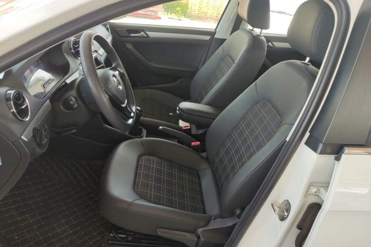 Used Volkswagen Jetta 2017 1.5L Manual Comfort Model Left Front Seat