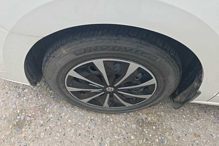 Used Volkswagen Jetta 2017 1.5L Manual Fashion Edition Left Front Wheel Hub
