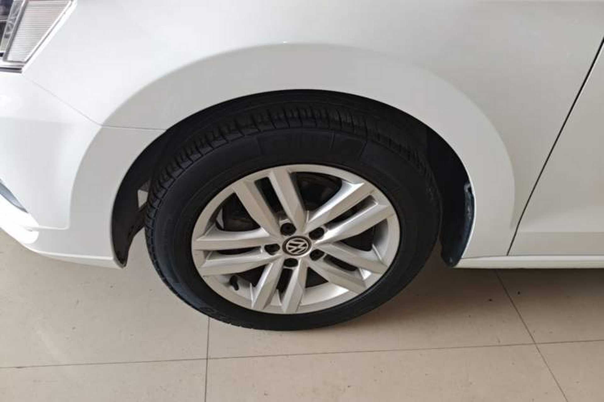 Used Volkswagen Jetta 2017 1.5L Automatic Comfort Model Left Front Wheel Hub