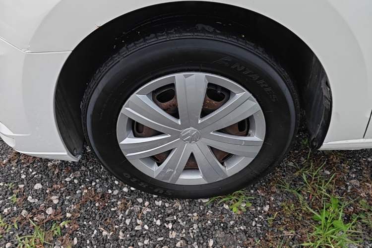 Used Volkswagen Jetta 2017 1.5L Automatic Fashion Model Left Front Wheel Hub