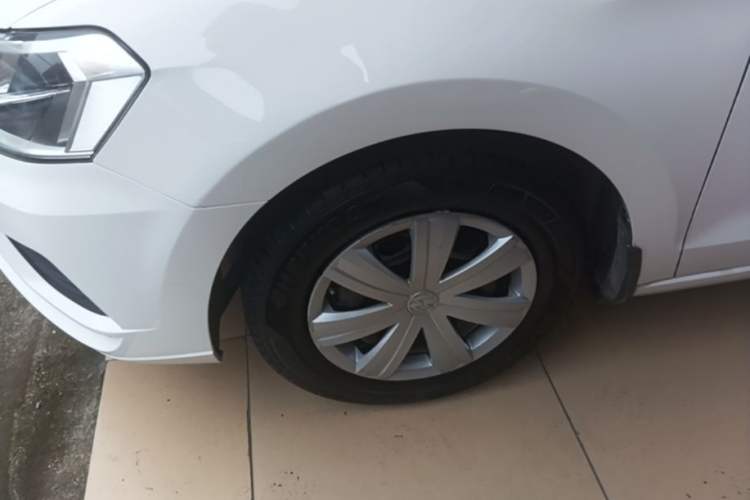 Used Volkswagen Jetta 2017 1.5L Automatic Fashion Model Left Front Wheel Hub