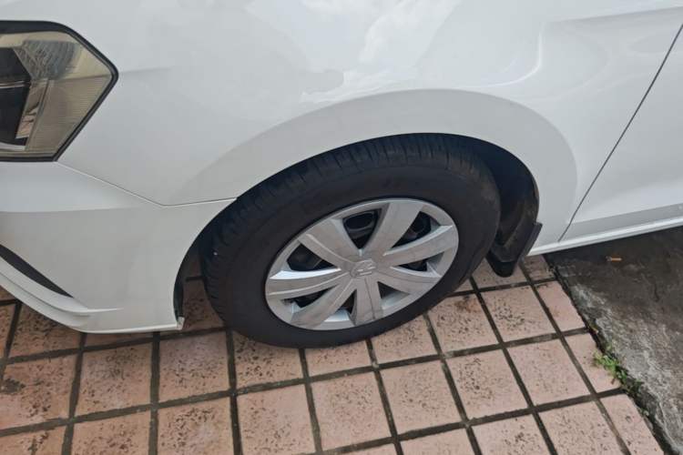 Used Volkswagen Jetta 2017 1.5L Manual Fashion Edition Left Front Wheel Hub