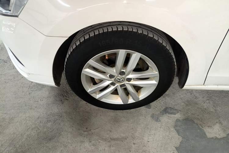 Used Volkswagen Jetta 2017 1.5L Manual Comfort Model Left Front Wheel Hub