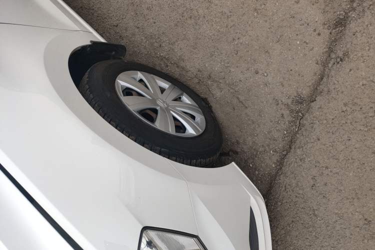 Used Volkswagen Jetta 2017 1.5L Manual Fashion Edition Left Front Wheel Hub