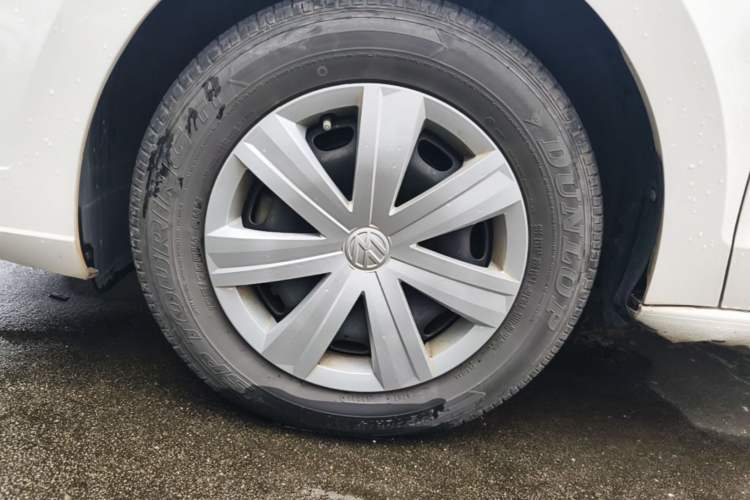 Used Volkswagen Jetta 2017 1.5L Automatic Fashion Model Left Front Wheel Hub