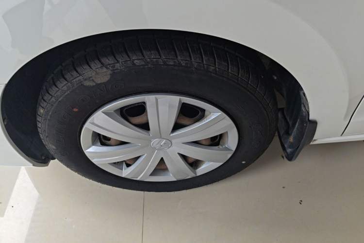 Used Volkswagen Jetta 2017 1.5L Manual Fashion Edition Left Front Wheel Hub