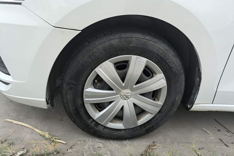 Used Volkswagen Jetta 2017 1.5L Manual Fashion Edition Left Front Wheel Hub