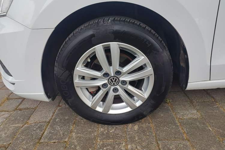 Used Volkswagen Jetta 2017 1.5L Manual Fashion Edition Left Front Wheel Hub