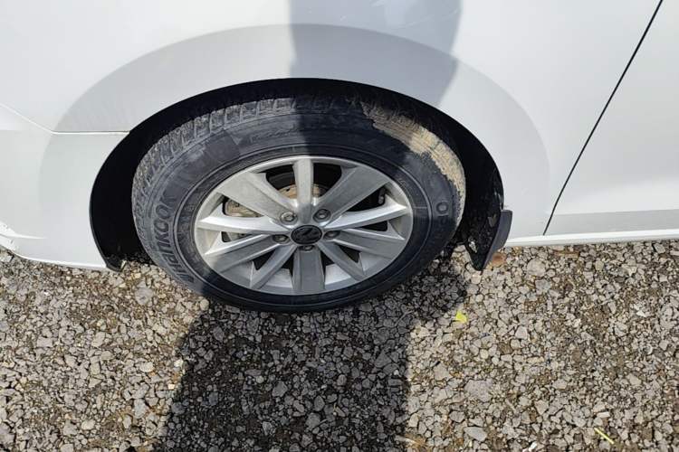 Used Volkswagen Jetta 2017 1.5L Manual Fashion Edition Left Front Wheel Hub