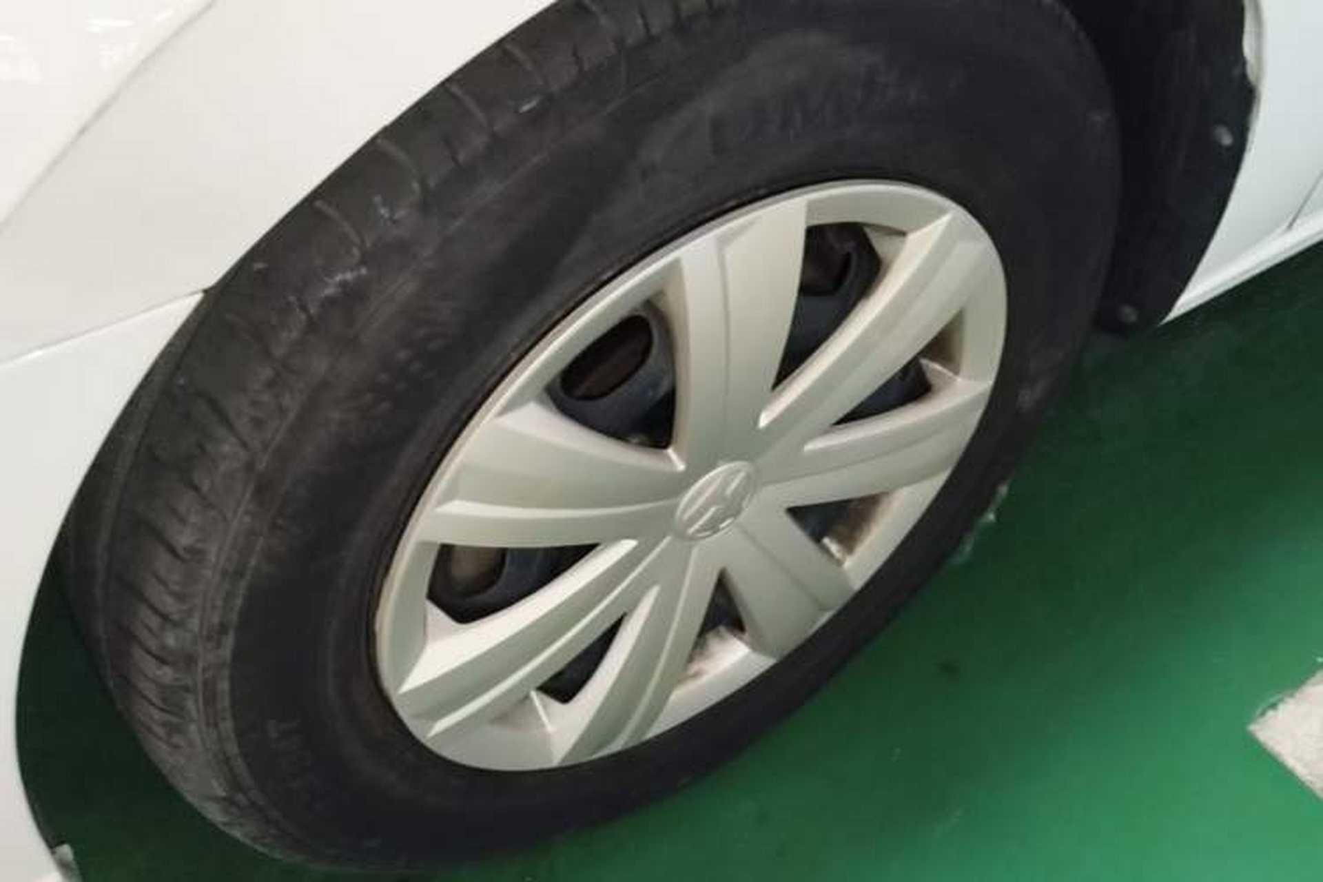 Used Volkswagen Jetta 2017 1.5L Automatic Fashion Model Left Front Wheel Hub