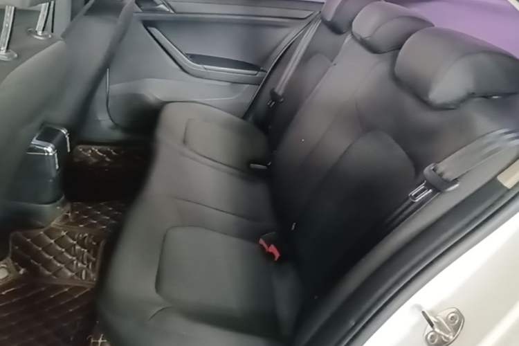 Used Volkswagen Jetta 2017 1.5L Automatic Fashion Model Left Rear Seat