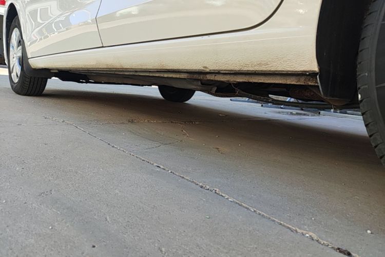 Used Volkswagen Jetta 2017 1.5L Manual Fashion Edition Left Side Sill