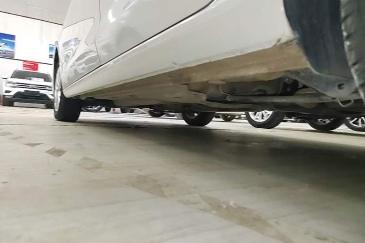 Used Volkswagen Jetta 2017 1.5L Automatic Fashion Model Left Side Sill