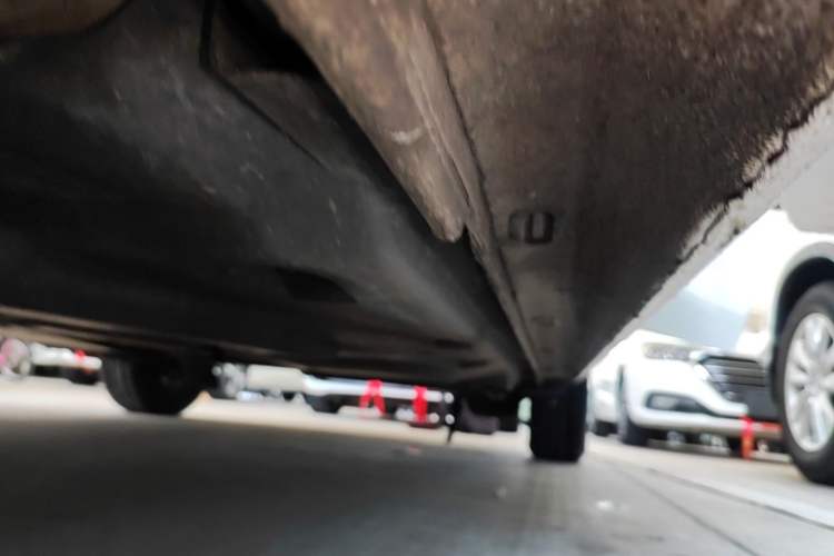 Used Volkswagen Jetta 2017 1.5L Automatic Fashion Model Left Side Sill