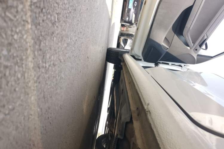 Used Volkswagen Jetta 2017 1.5L Automatic Fashion Model Left Side Sill
