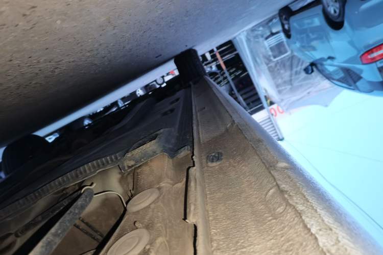 Used Volkswagen Jetta 2017 1.5L Manual Fashion Edition Left Side Sill