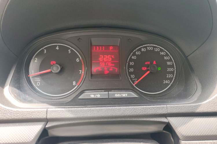 Used Volkswagen Jetta 2017 1.5L Automatic Fashion Model Odometer Close Up
