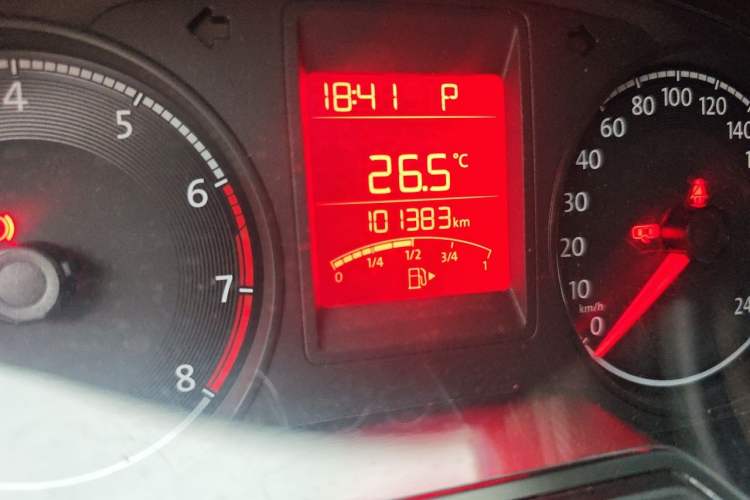 Used Volkswagen Jetta 2017 1.5L Automatic Fashion Model Odometer Close Up