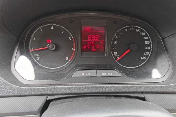 Used Volkswagen Jetta 2017 1.5L Manual Fashion Edition Odometer Close Up