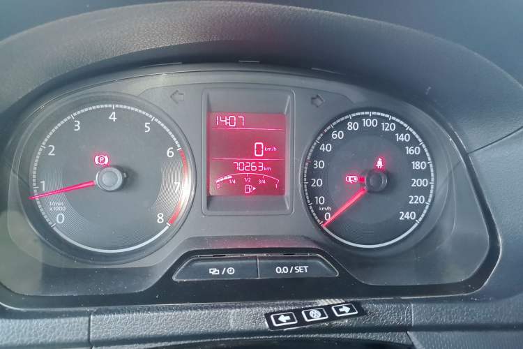 Used Volkswagen Jetta 2017 1.5L Manual Fashion Edition Odometer Close Up