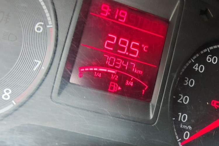 Used Volkswagen Jetta 2017 1.4L Manual Fashion Edition Odometer Close Up