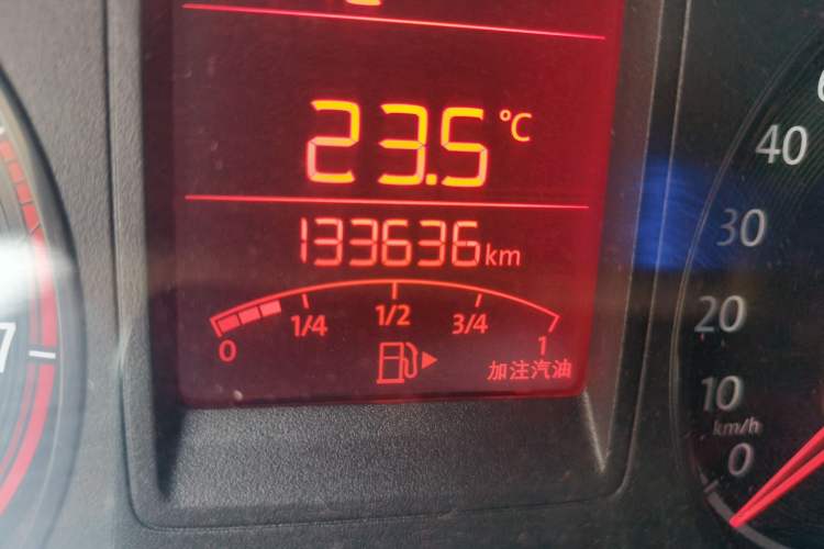Used Volkswagen Jetta 2017 1.5L Manual Fashion Edition Odometer Close Up