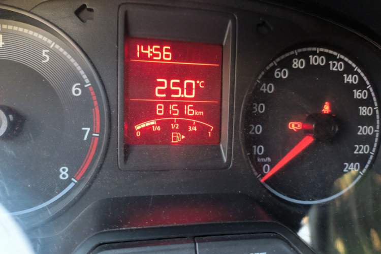 Used Volkswagen Jetta 2017 1.5L Manual Fashion Edition Odometer Close Up