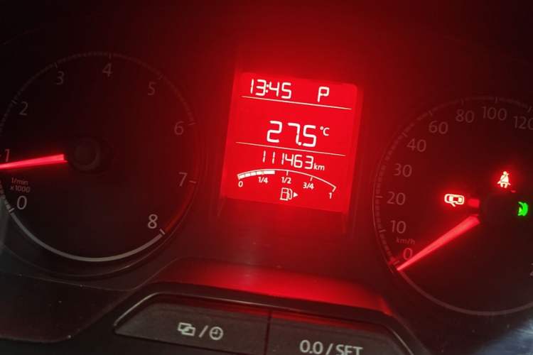 Used Volkswagen Jetta 2017 1.5L Automatic Fashion Model Odometer Close Up