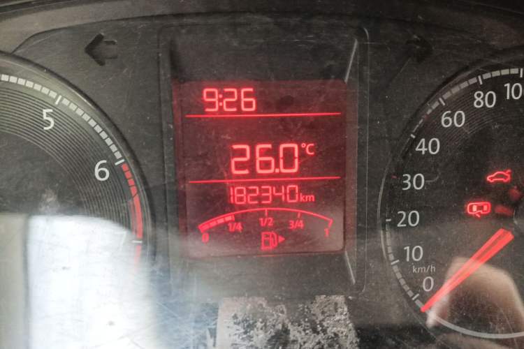 Used Volkswagen Jetta 2017 1.4L Manual Fashion Edition Odometer Close Up