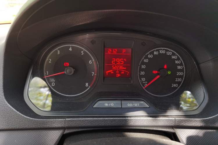 Used Volkswagen Jetta 2017 1.5L Automatic Fashion Model Odometer Close Up