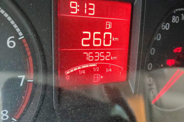 Used Volkswagen Jetta 2017 1.5L Manual Comfort Model Odometer Close Up