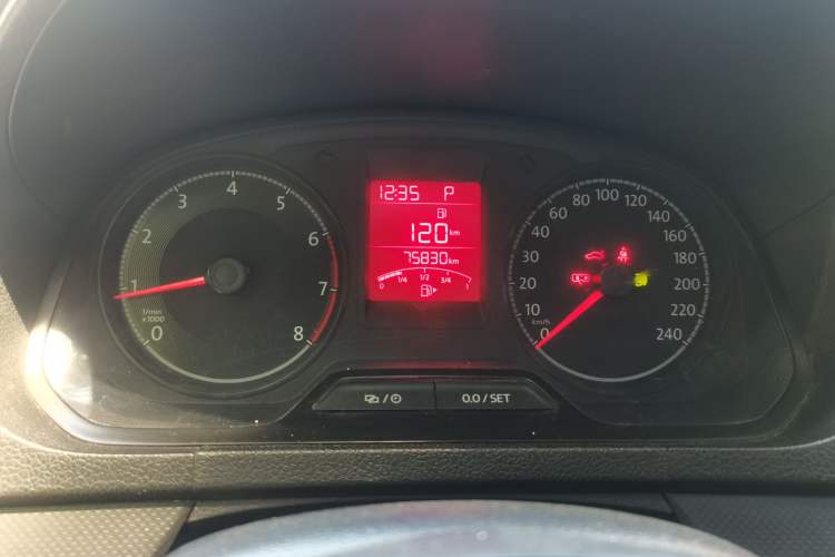 Used Volkswagen Jetta 2017 1.5L Automatic Fashion Model Odometer Close Up
