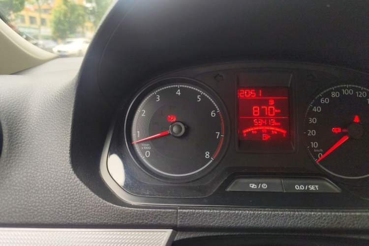 Used Volkswagen Jetta 2017 1.4L Manual Comfort Model Odometer Close Up